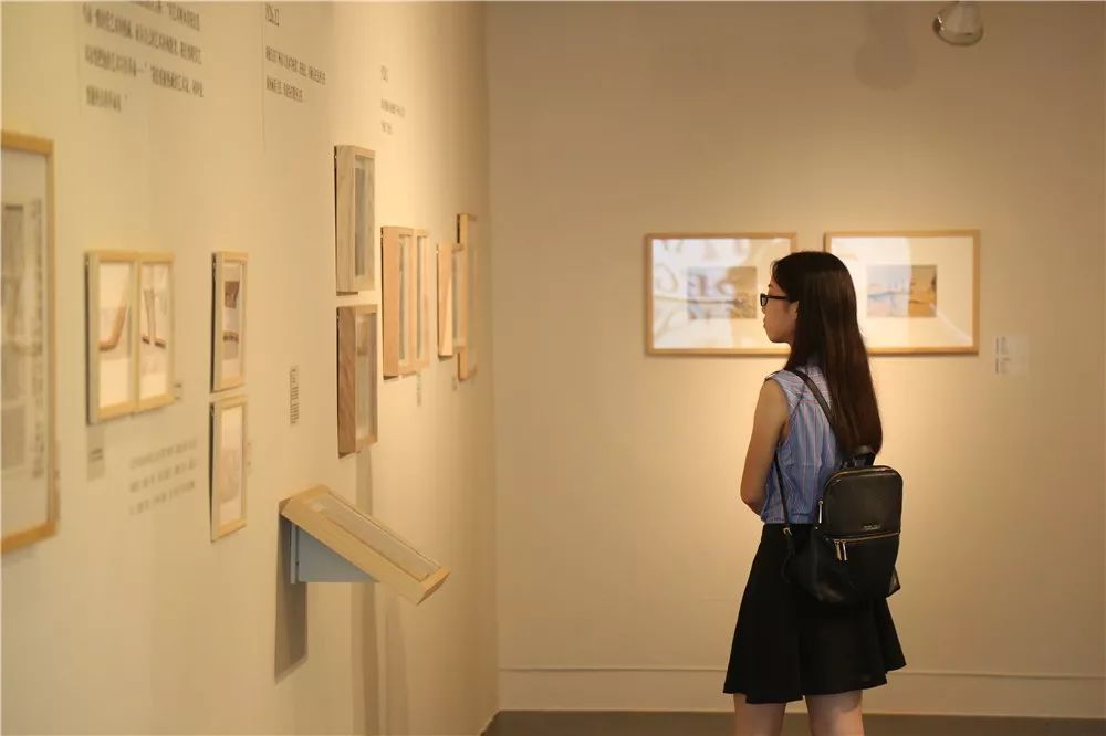 广州市立美术学校文献展现场 (2).jpg