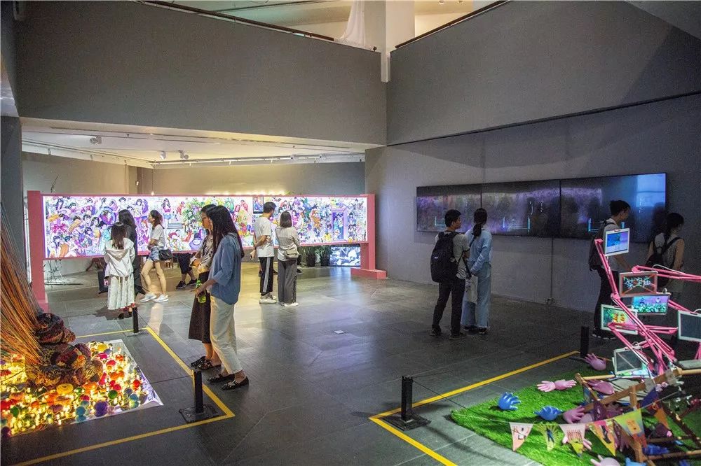 实验艺术系展览现场 (2).jpg