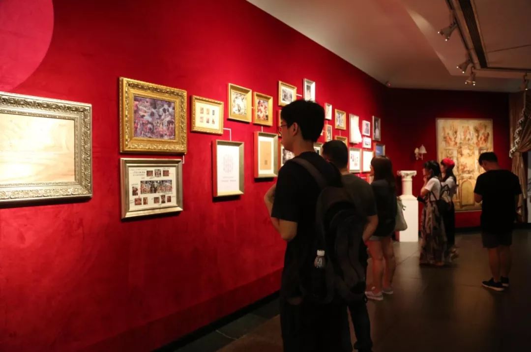 艺术与人文学院展览现场 (1).jpg